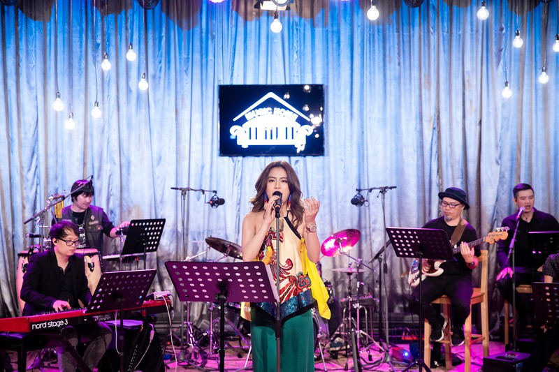 hoang thuy linh "dung cam" hat live "duyen am" voi ban nhac hinh 1