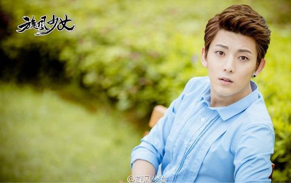 chuyen showbiz: bao anh than thiet ben issac giua nghi van hen ho hinh 9