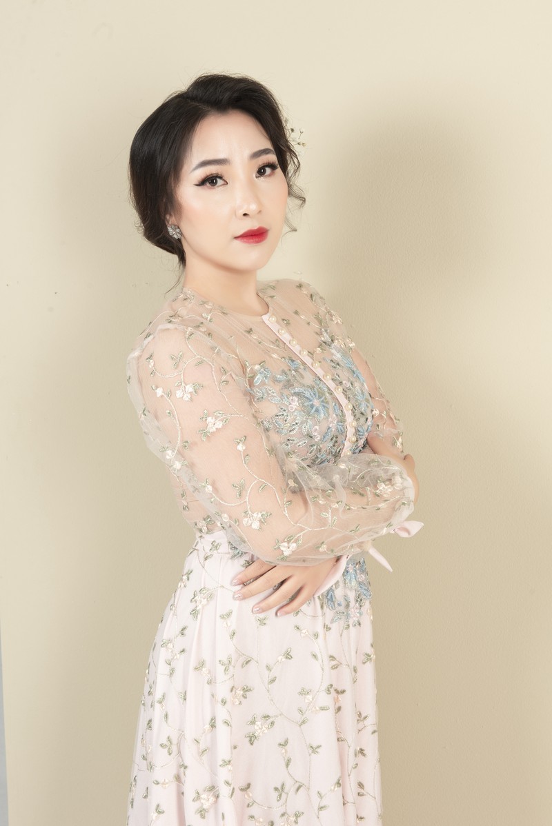 "my nu nhac nga" yen ha: "khi lam me, toi moi hieu su hy sinh cua me" hinh 2