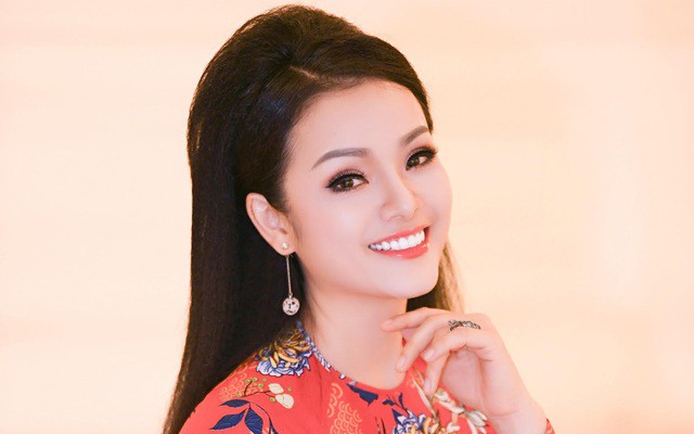 tan nhan quyen gop 100 trieu, keu goi ung ho mua may xet nghiem virus hinh 1