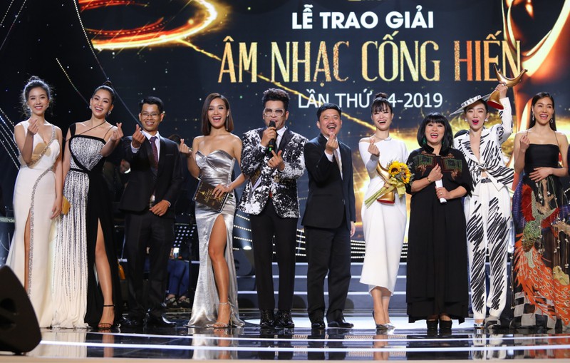gan 100 phong vien binh chon truc tuyen giai thuong cong hien 2020 hinh 1