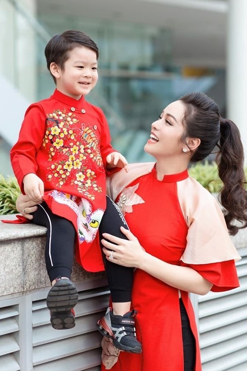 chuyen showbiz: h'hen nie tinh tu cung ban trai ve tham que hinh 5