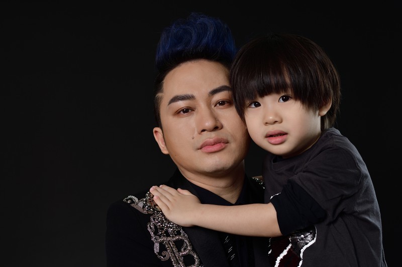 con trai tung duong khau khinh, dang yeu trong bo anh chup cung bo hinh 2
