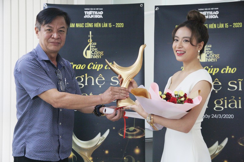 hoang thuy linh co cu "an 4" lich su giai am nhac cong hien hinh 2