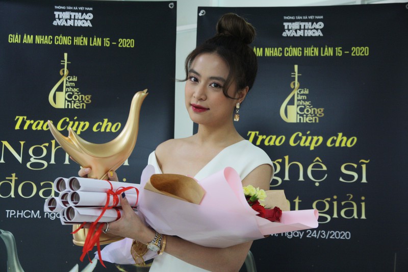 hoang thuy linh co cu "an 4" lich su giai am nhac cong hien hinh 1