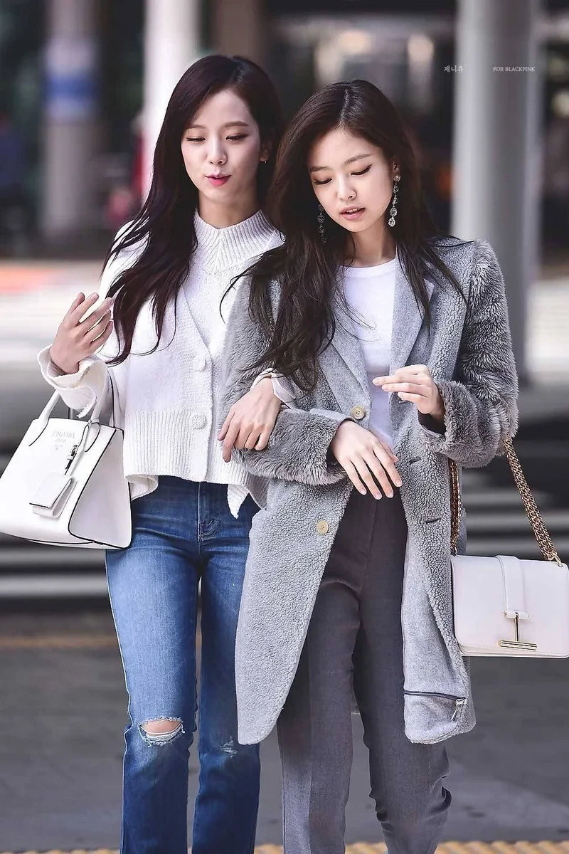 bo suu tap tui hieu tien ty cua black pink khien fan "phat sot" hinh 12