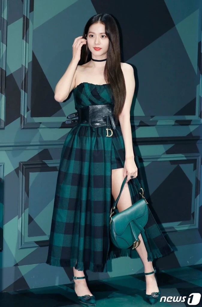 bo suu tap tui hieu tien ty cua black pink khien fan "phat sot" hinh 8