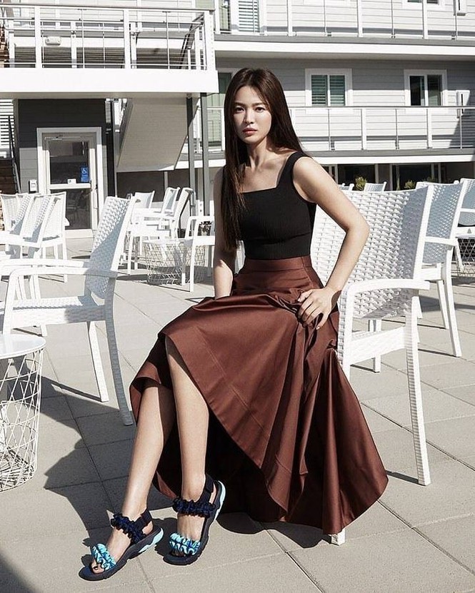 song hye kyo dien vay ngan tre trung sau khi ly hon song joong ki hinh 18