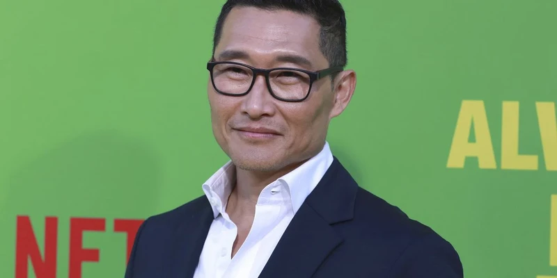 chuyen showbiz: dong nhi bi nghi sua mui sau khi cuoi ong cao thang hinh 4