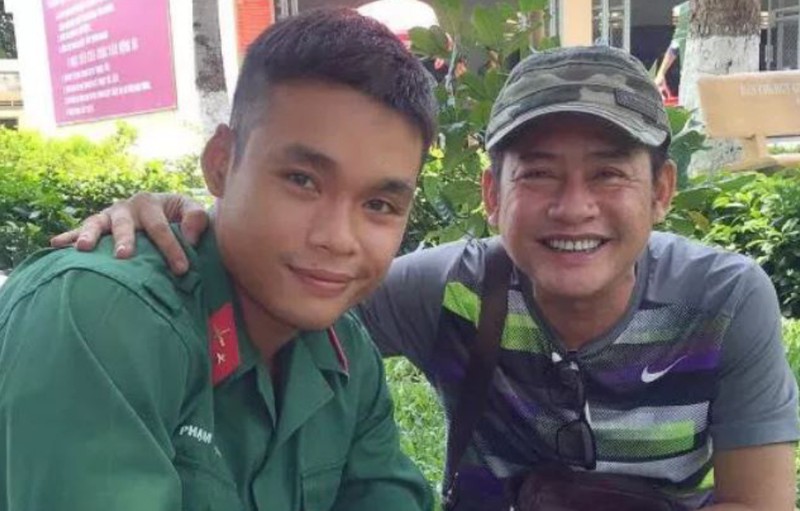danh hai tan beo tien con trai tham gia tuyen dau chong covid-19 hinh 2