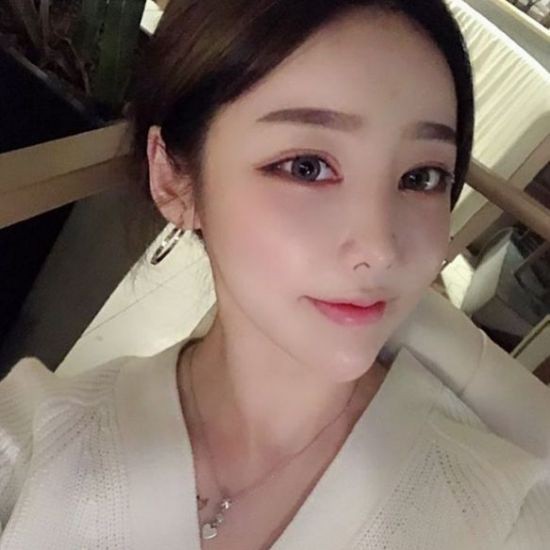 chuyen showbiz: a hau thuy van lan dau cong khai chong sap cuoi hinh 9