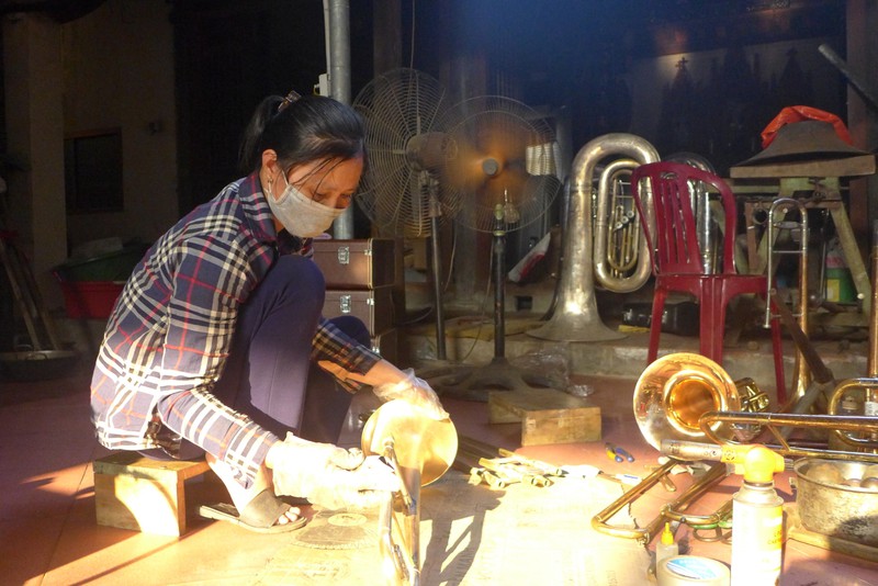lang ken xu dao pham phao: lang nghe si hinh 3