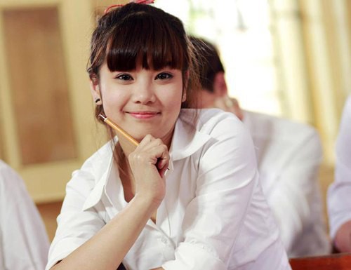 hoang yen chibi "giat minh" khi nhin lai thuo ngay ngo 10 nam truoc hinh 2