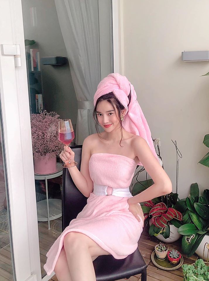chuyen showbiz: phuong oanh khoe anh "khoa moi" ban trai doanh nhan hinh 2