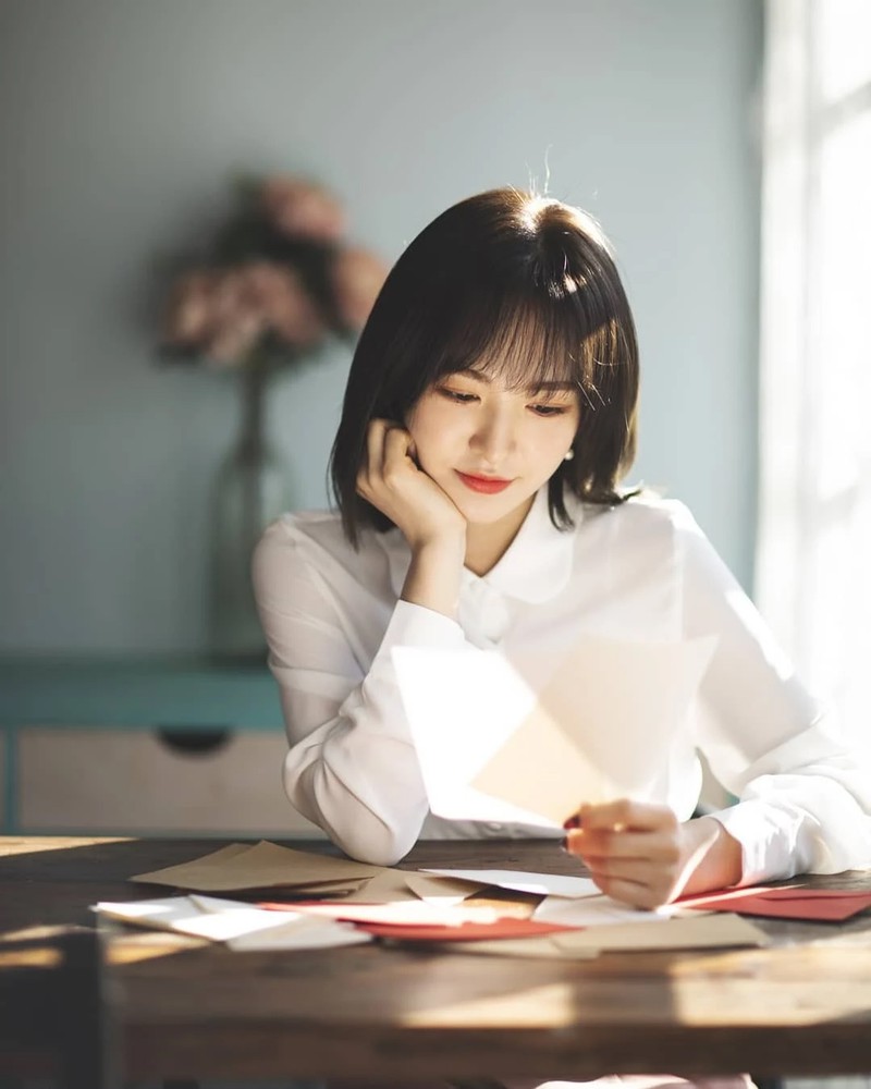 wendy (red velvet) xuat hien tuoi tan sau tai nan nghiem trong hinh 1