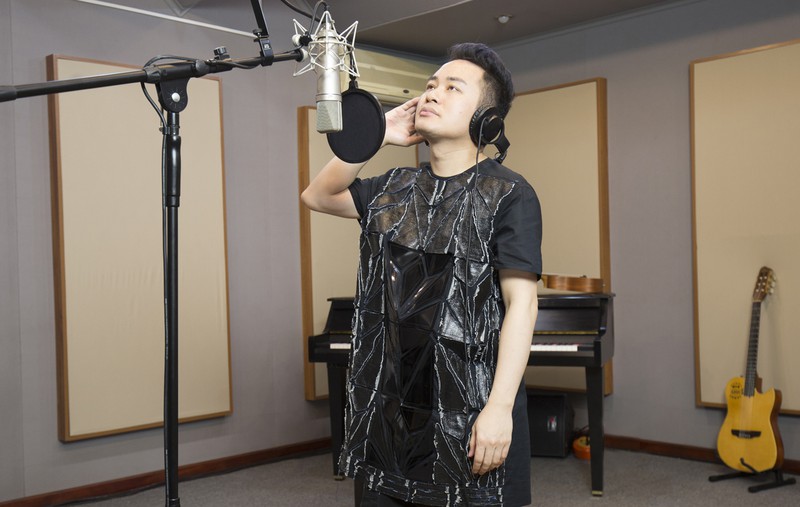 tung duong, ha tran bat tay ra mv online mua dich covid-19 hinh 1