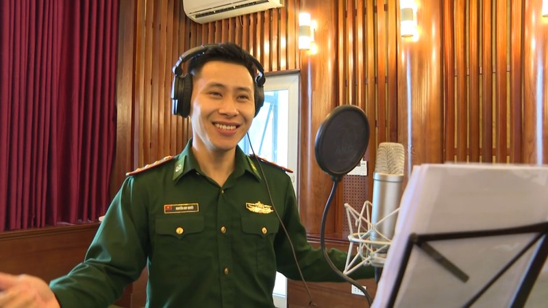 xuc dong ca khuc ve nhung chien si bien phong dang chong dich covid-19 hinh 2