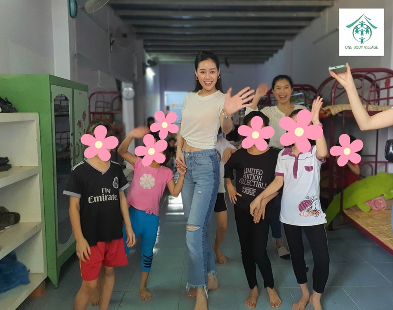 hoa hau khanh van "giai cuu" truong hop bi khai thac tinh duc o tphcm hinh 2