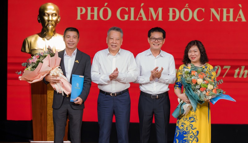 nsnd cong ly nhan chuc pho giam doc nha hat kich ha noi hinh 1