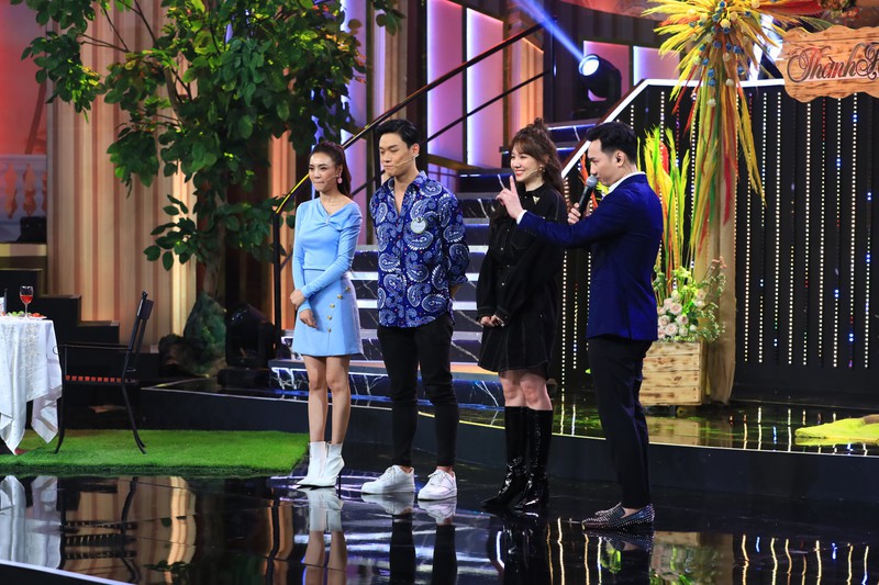 chuyen showbiz: ho ngoc ha mac ao tam, duoc kim ly cong tren bai bien hinh 3