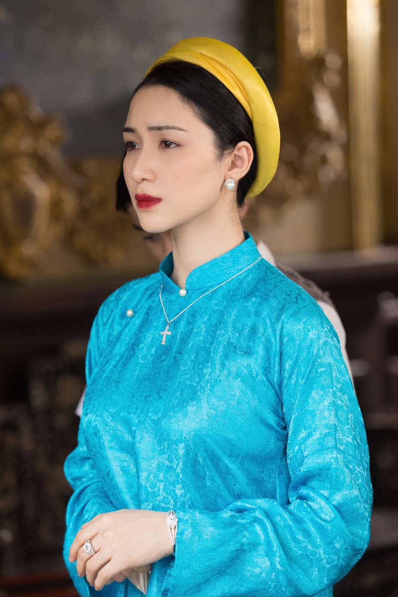 hoa minzy he lo 90 giay ban ballad sau tham ve hoang hau nam phuong hinh 1