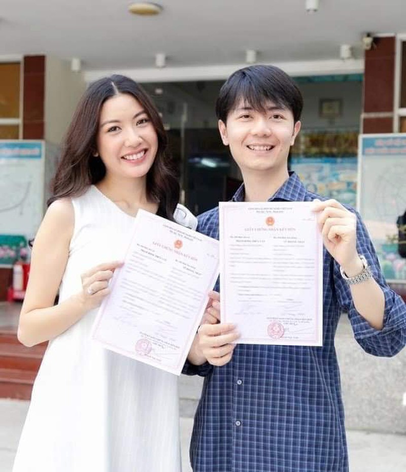 chuyen showbiz: ho ngoc ha phan ung khi thay anh con do dan mang ghep hinh 6