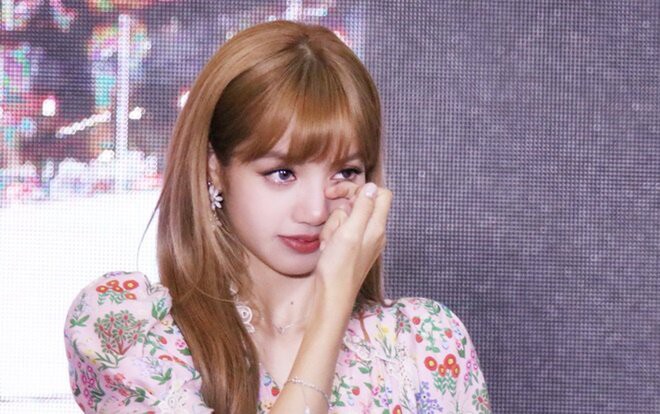 fan soc khi biet lisa (black pink) tung bi quan ly cu lua 20 ty dong hinh 1