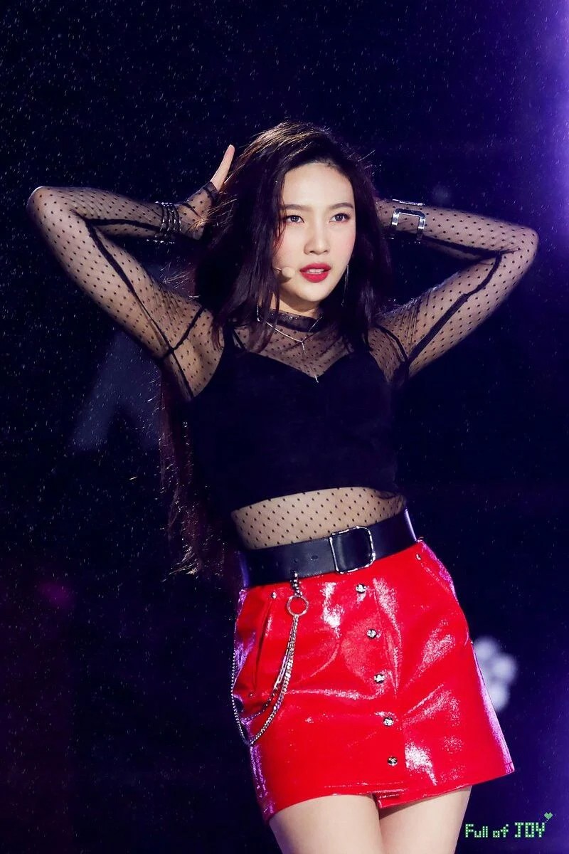 nhung nu than tuong k-pop dien do da bo sat day quyen ru, ca tinh hinh 10