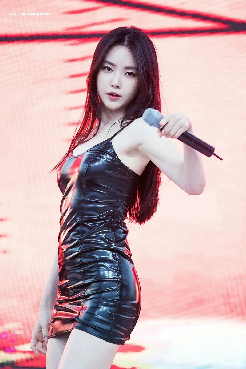 nhung nu than tuong k-pop dien do da bo sat day quyen ru, ca tinh hinh 12