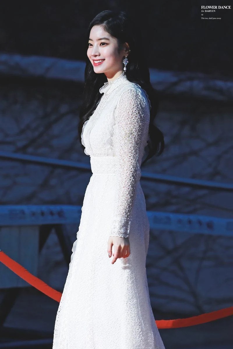 nhung chiec vay long lay cua twice ma co gai nao cung muon so huu hinh 4