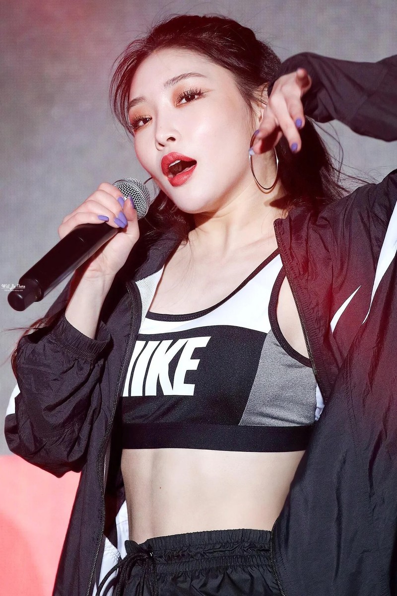dien croptop giau chieu cao, khoe eo con kien nhu chung ha hinh 9