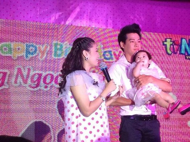 chuyen showbiz: phung ngoc huy noi gi khi bo me mai phuong doi nuoi chau? hinh 1