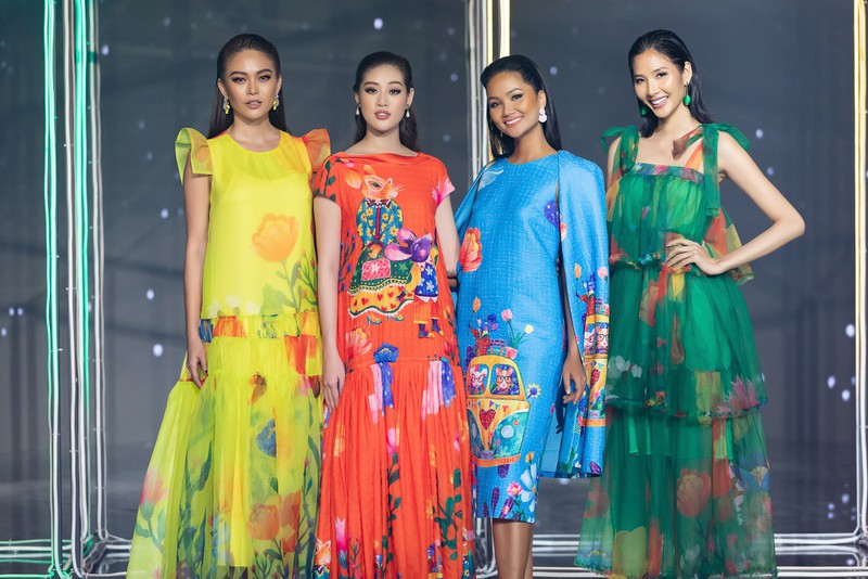 hoa hau h'hen nie "bung chay" trong lan hiem hoi tro lai san catwalk hinh 8