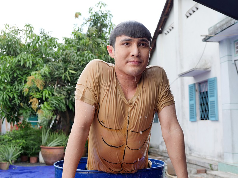 huynh lap lam mv che ban hit cua erik theo phong cach hai huoc hinh 2