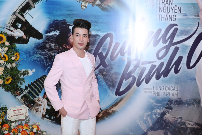 ca si tran nguyen thang ra mv "dep lung linh" ve quang binh hinh 1