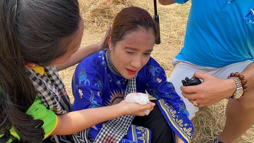 chuyen showbiz: khanh thi mac do doi, ngot ngao hon chong tre o da lat hinh 6
