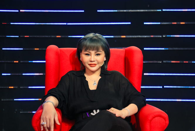 chuyen showbiz: khanh thi mac do doi, ngot ngao hon chong tre o da lat hinh 7