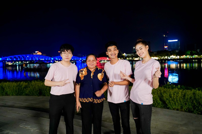 hoa hau khanh van len tieng khi bi "ca khia" la an nhieu hinh 4
