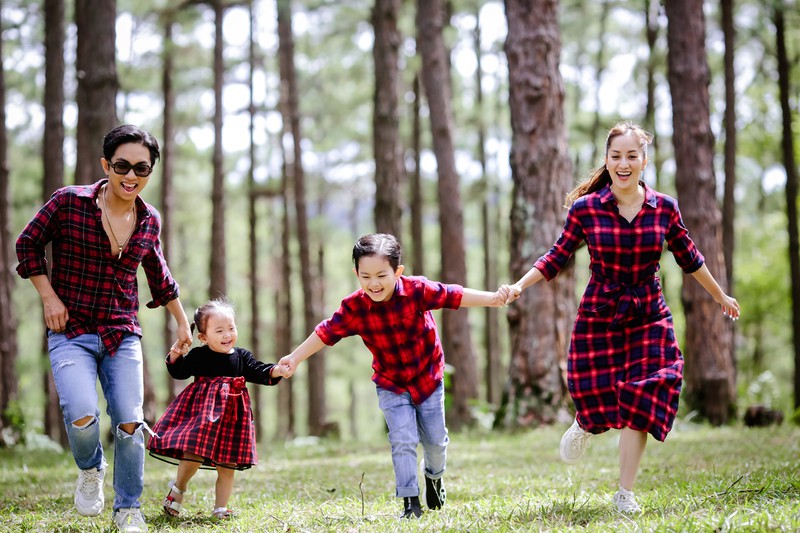 gia dinh khanh thi mac ton sur ton, vui choi, kham pha da lat hinh 1