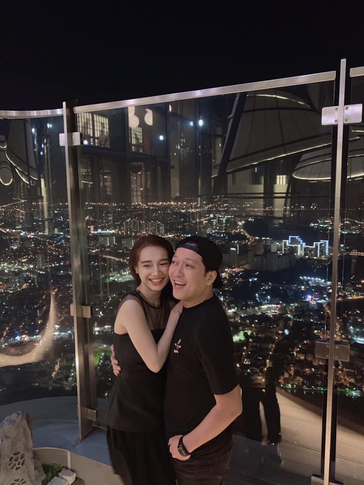 chuyen showbiz: chi pu dien bikini tao bao, khoe vong eo khong mo thua hinh 2