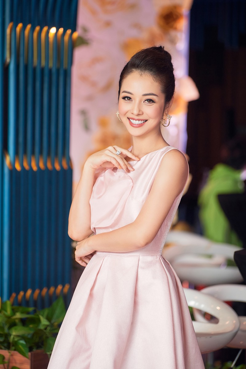 jennifer pham tre trung, xinh dep trong dam hong cong chua hinh 10
