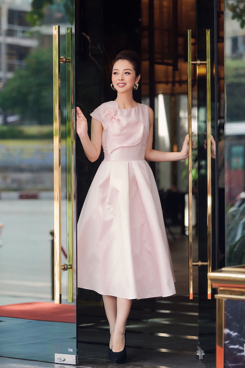 jennifer pham tre trung, xinh dep trong dam hong cong chua hinh 3