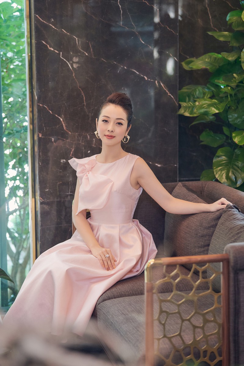 jennifer pham tre trung, xinh dep trong dam hong cong chua hinh 4