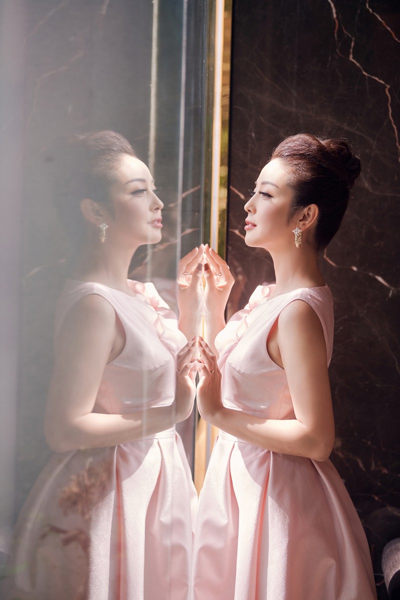 jennifer pham tre trung, xinh dep trong dam hong cong chua hinh 9