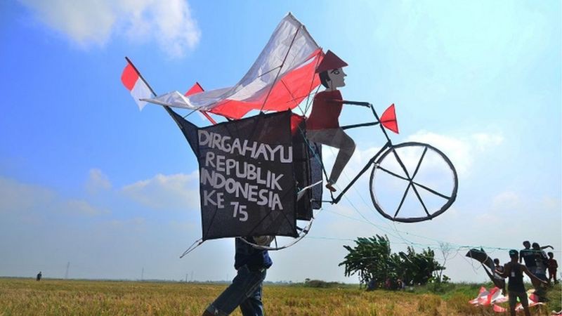 le hoi, tro choi dan gian to chuc han che trong ngay quoc khanh indonesia hinh 1