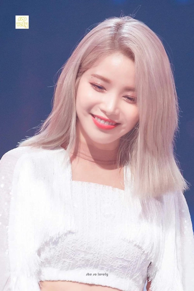 iu va lisa dan dau danh sach sao han kiem duoc tien "khung" tu youtube hinh 4