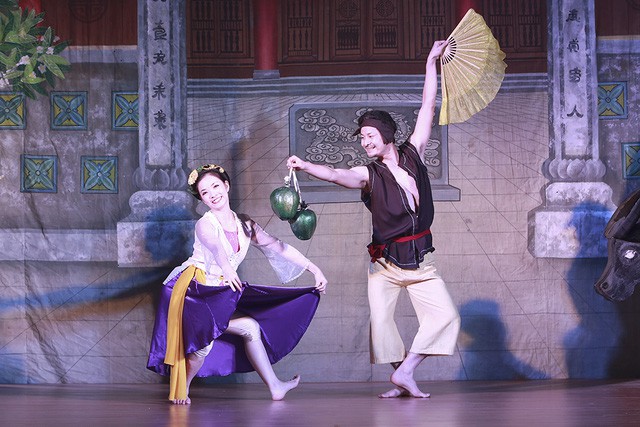 bien nghe thuat truyen thong thanh san pham du lich: con lam gian nan hinh 2