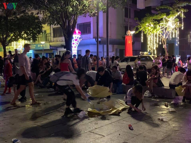 khoanh khac viet nam chao don nam moi 2020 hinh 11