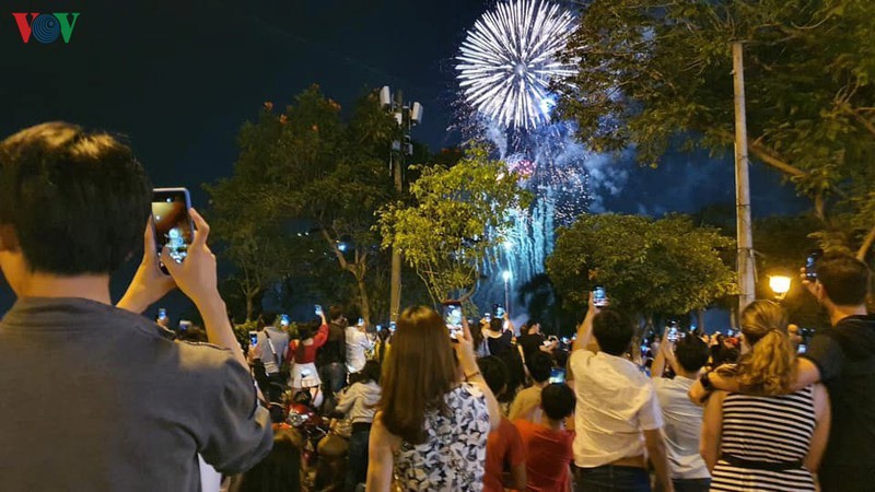 khoanh khac viet nam chao don nam moi 2020 hinh 10