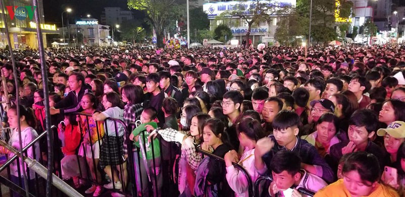 khoanh khac viet nam chao don nam moi 2020 hinh 2